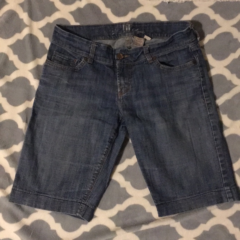 !IT Jean Shorts - Bermuda length
